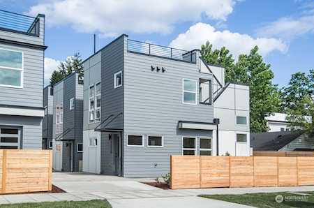 9004 15th Ave SW #B Seattle, WA 98106