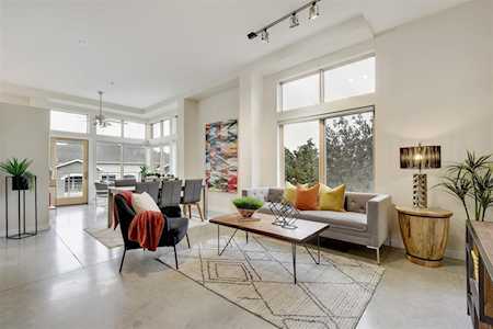 2124 E 6th ST #301 Austin, TX 78702