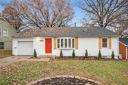 3722 W 74th St Prairie Village, KS 66208
