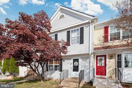 8369 Felsted Ln Manassas, VA 20110