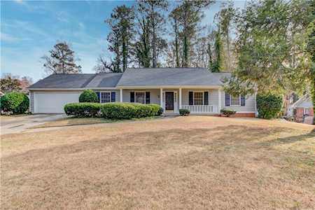 2746 Jo Beth Drive Lawrenceville, GA 30044