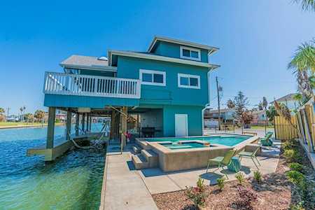 16700 Albatros Jamaica Beach, TX 77554
