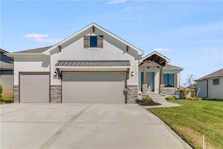 512 SE David Rd Lee's Summit, MO 64082