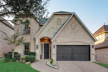 3413 N Riley Place Hurst, TX 76054
