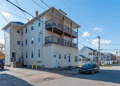 104 Avenue C Ave Woonsocket, RI 02895
