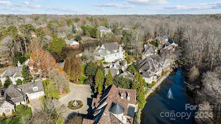 2415 La Maison Dr Charlotte, NC 28226