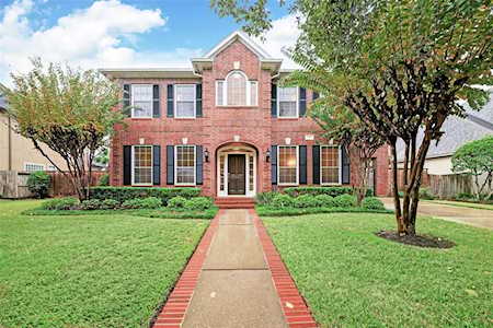 3322 Oak Tree Ct Sugar Land, TX 77479