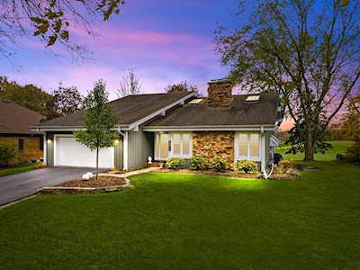 848 W Bauer Rd Naperville, IL 60563
