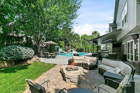 7903 W Bayhill Ct Boise, ID 83704-0712