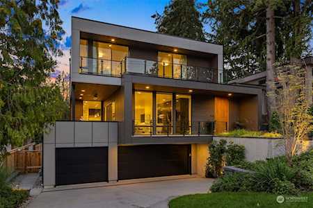 10211 NE 24th St Bellevue, WA 98004