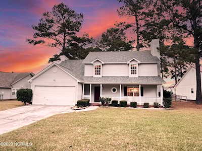 872 Pine Valley Rd Jacksonville, NC 28546