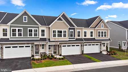 6795 Autumn Harvest Trl Gainesville, VA 20155