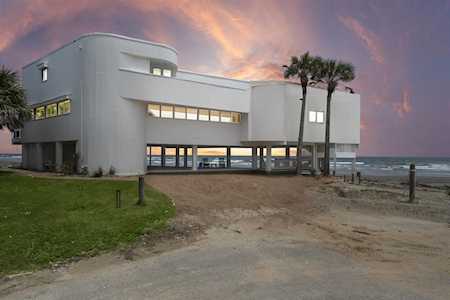 4244 Pelican Ln Galveston, TX 77554