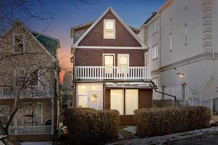 405 2 Ave NE Calgary, AB T2E 0E7
