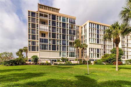 7400 Sun Island Dr S #701 South Pasadena, FL 33707