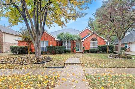 8212 Beverly Drive North Richland Hills, TX 76182