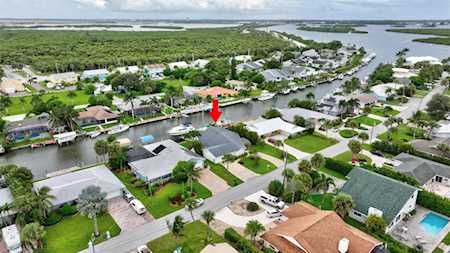 255 Bermuda Beach Drive Hutchinson Island, FL 34949