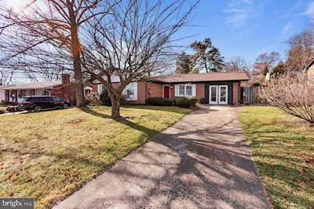 17 Phillips Dr NW Leesburg, VA 20176