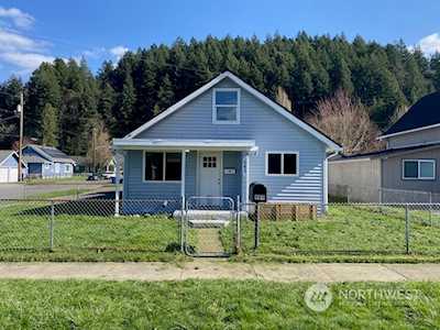 402 S Diamond St Centralia, WA 98531
