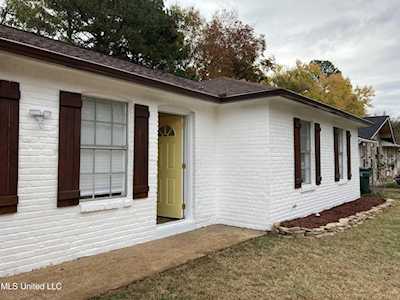 8144 Cedarbrook Dr Southaven, MS 38671