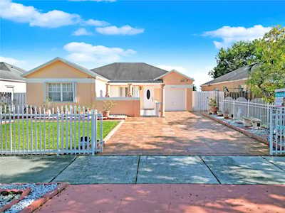 20249 NW 32nd Ave Miami Gardens, FL 33056