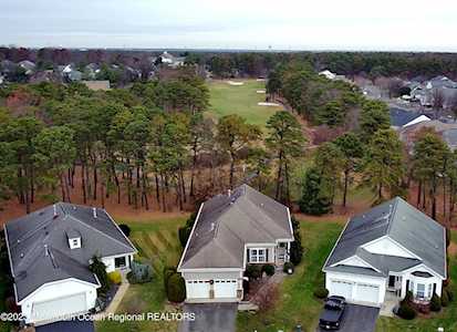 7 Quicksilver Ct Lakewood, NJ 08701