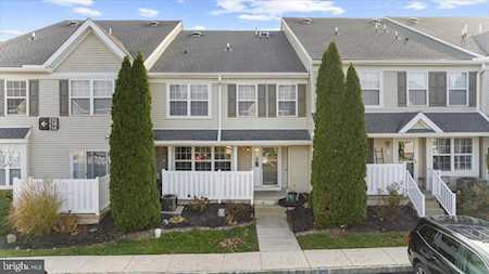 220 Flagstone Rd #6 Chester Springs, PA 19425