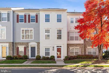 21805 Flanders Ct Ashburn, VA 20147