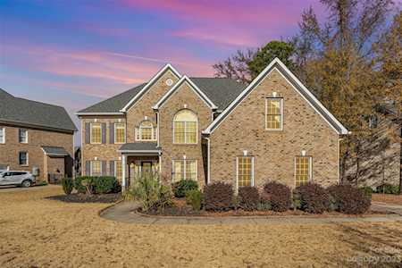927 Hickory Stick Dr Fort Mill, SC 29715