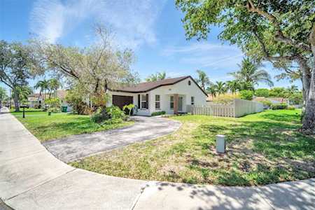 651 Shiloh Ter Davie, FL 33325