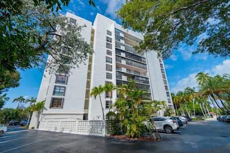 77 Crandon Blvd #9D Key Biscayne, FL 33149