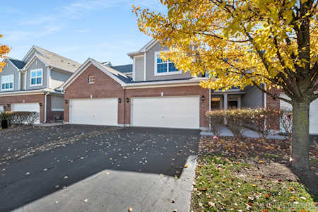 2842 Church Rd Aurora, IL 60502