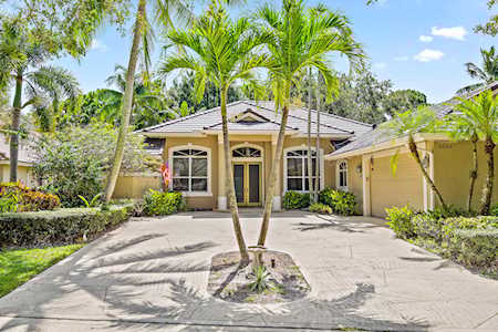 6989 Cypress Cove Circle Jupiter, FL 33458