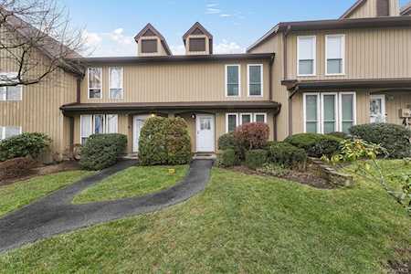 20 Brooke Hollow Ln Peekskill, NY 10566
