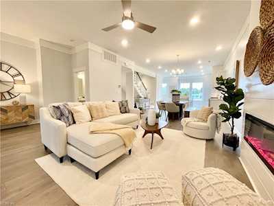 908 Bernard Ln Chesapeake, VA 23322