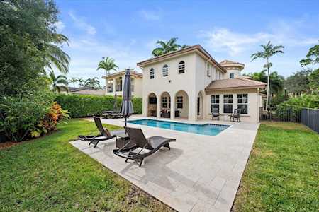 963 Mill Creek Drive Palm Beach Gardens, FL 33410