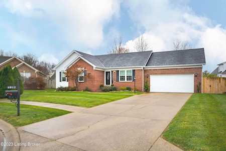 6902 Charles Lindsey Ct Louisville, KY 40229