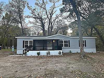 1633 Shady Woods Drive Quinlan, TX 75474