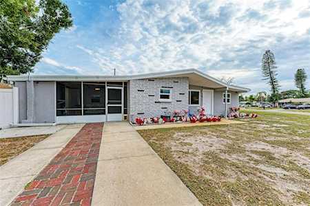 2416 Colgate Ave Bradenton, FL 34207