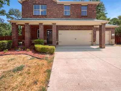 904 Meadowlark Lane DeSoto, TX 75115