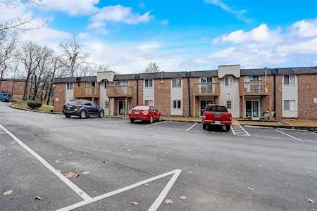 2793 Blackforest Dr St Louis, MO 63129