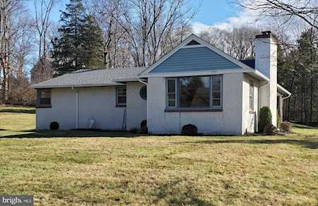 205 Salford Station Rd Perkiomenville, PA 18074
