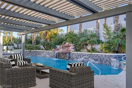 8121 Sapphire Bay Circle Las Vegas, NV 89128