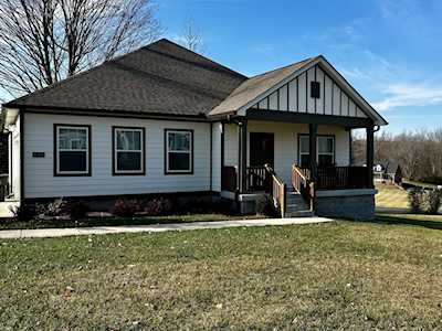 1000 Stonebrook Dr Dickson, TN 37055