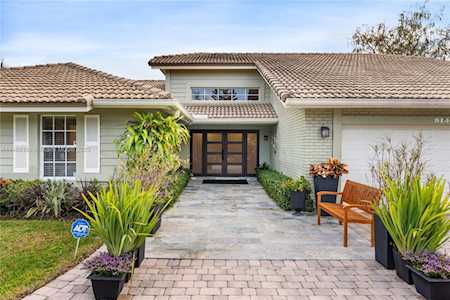 8140 NW 47th Dr Coral Springs, FL 33067