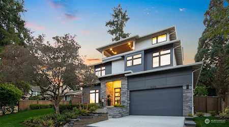 1623 106th Ave SE Bellevue, WA 98004