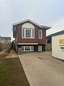 7430 89 St Grande Prairie, AB T8X0H8