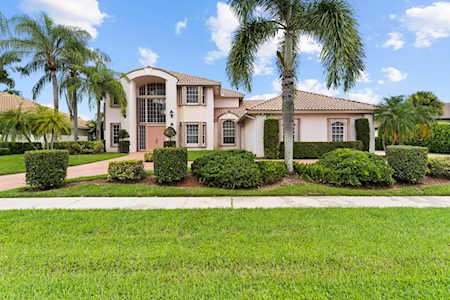 2211 Greenview Cove Drive Wellington, FL 33414
