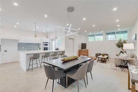 347 Bonnie View Road Dallas, TX 75203
