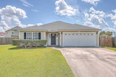 8404 Wylie Drive North Charleston, SC 29406